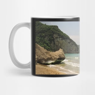 SCENIC ROCKY CLIFF FACE AND ISLANDS DESIGN Mug